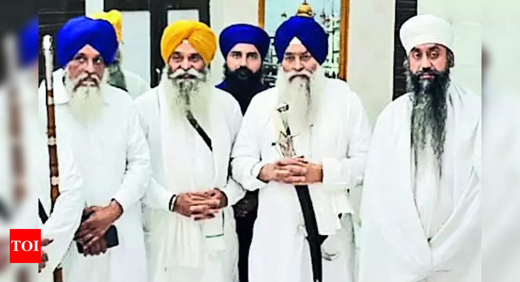 Sacrilege Cases: Former Punjab Police IG meets Akal Takht jathedar ...