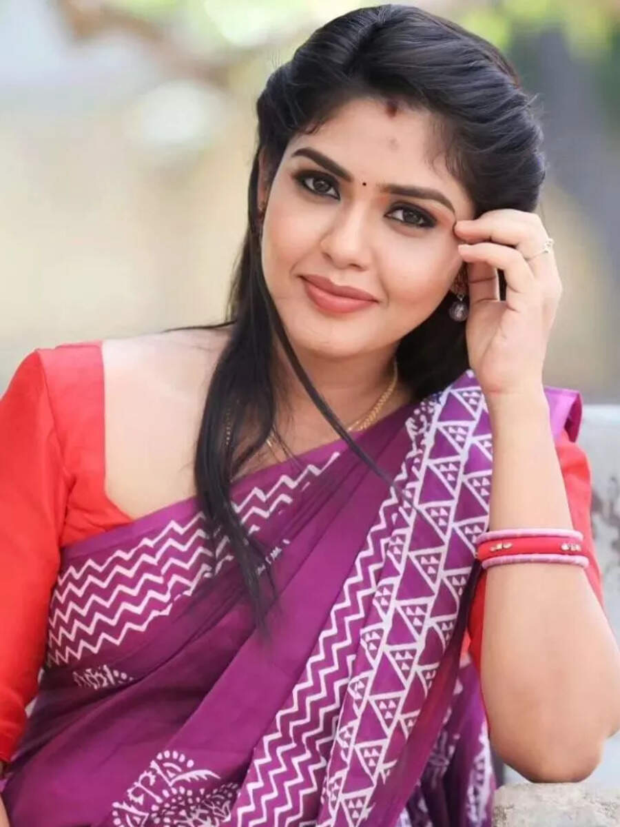  பாண்டியன் ஸ்டோர்ஸ் மீனா பற்றிய சுவாசிய தகவல்கள்! 