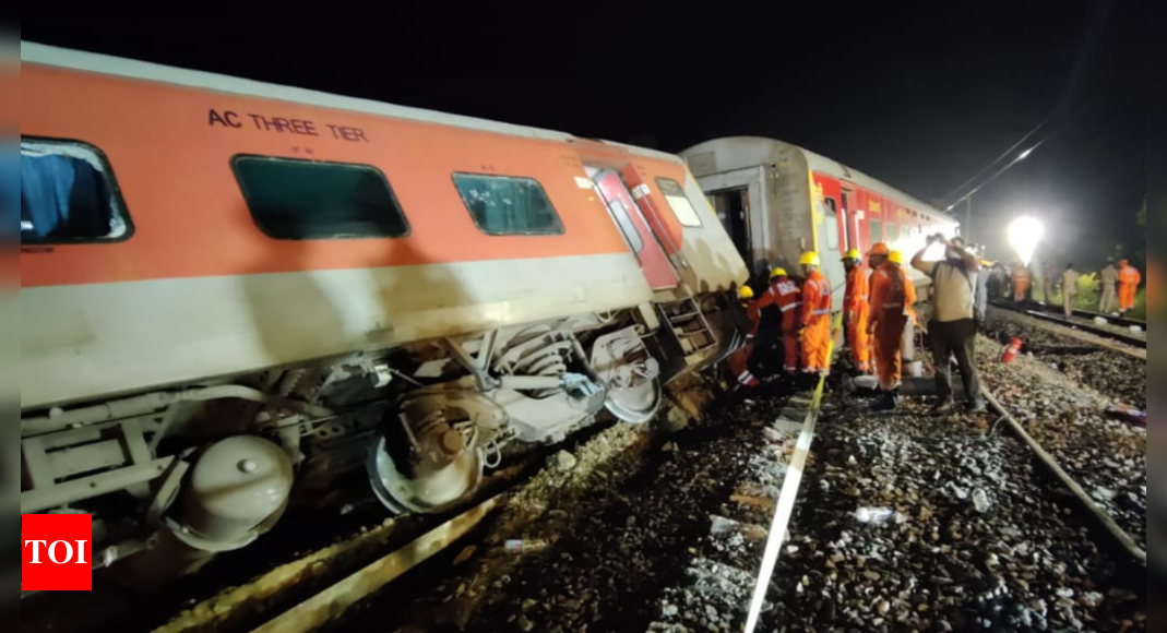 Dibrugarh Express derails