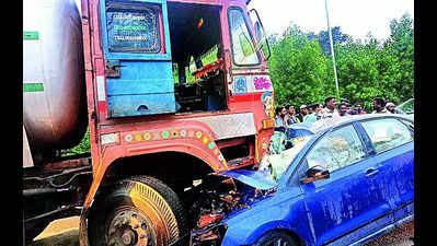 Hyderabad: 3 engineering students killed in car crash