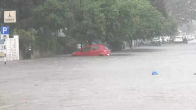 Manewada Besa road residents manhandled PWD officials over flood in Nagpur