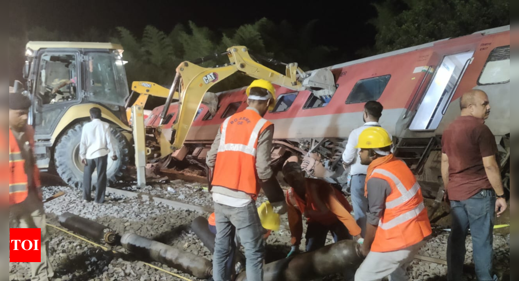 Probe Finds Improper Rail Fastening in Derailment