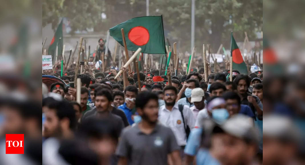 Bangladesh violence escalates, close to 1,000 Indian students return