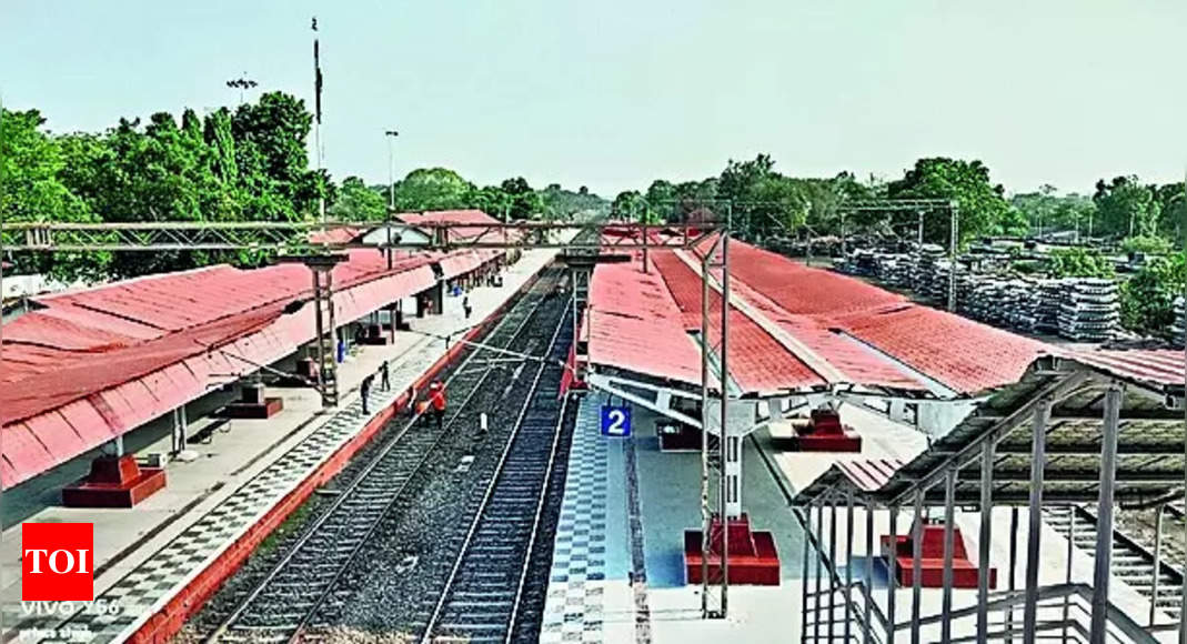 Devlali Railway Station: Devlali railway station renovation under Amrit ...