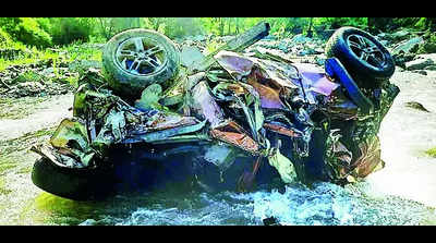 3 injured as boulder hits HRTC bus