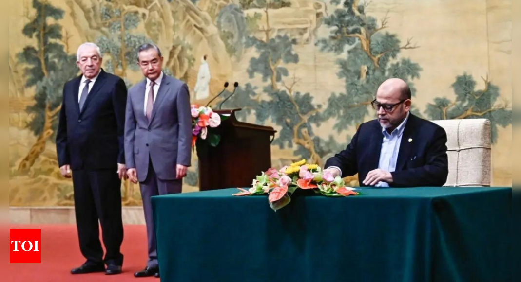 Gaza: Hamas and Fatah sign declaration in Beijing on ending yearslong rift