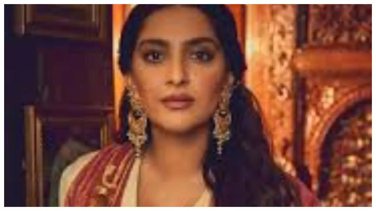 Sonam Kapoor drops glimpses of concept photoshoot, vows to fight prejudices  | Hindi Movie News - Times of India