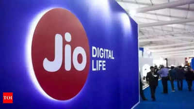 "Aur pure India ko pata hai ki Jeetu Bhaiya kabhi galat nahi kehte," says Reliance Jio for this plan