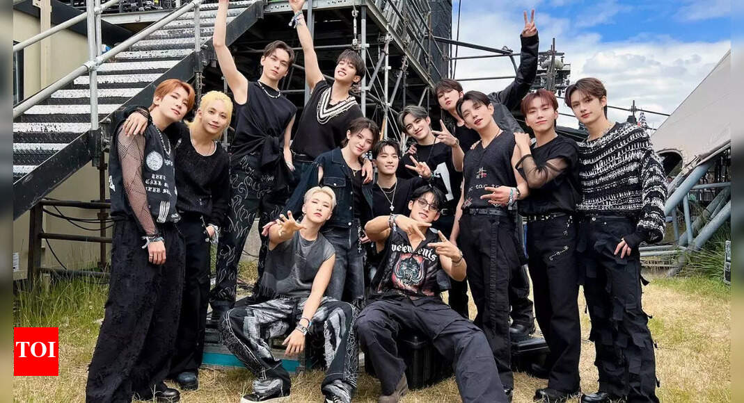 mo.　SEVENTEEN FOLLOW AGAIN photo.jpg