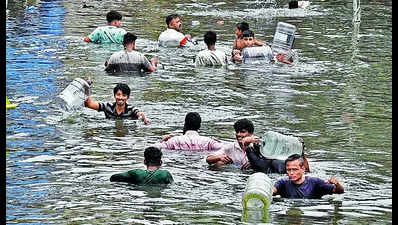 Flooding: Flooding continues in Surat city | Surat News - Times of India