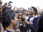 Dhanush joins 'Kolaveri' flash mob!