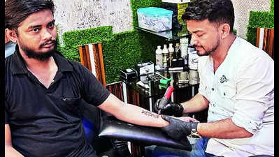 'God guide's me through ... ': Muslim artist to ink 51,000 ‘Mahakaal’ tattoos on kanwariyas free of cost in UP