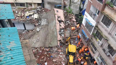 3-storey building collapses in Navi Mumbai, several feared trapped | Mumbai News