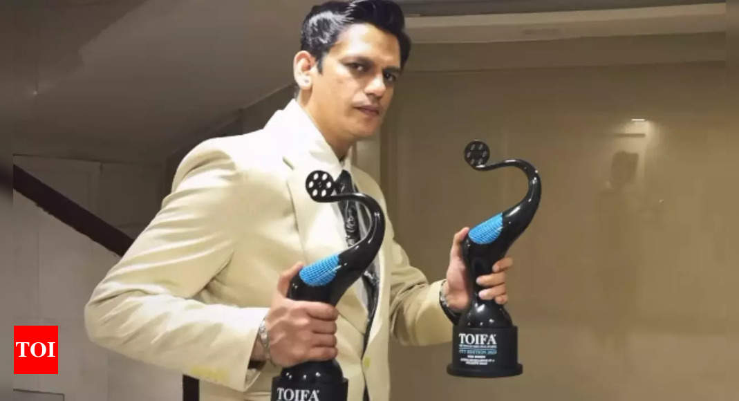 TOIFA OTT Awards 2023: Vijay Varma wins acting excellence in a negative role for ‘Dahaad’; calls it ‘Tofa’ | Hindi Movie News