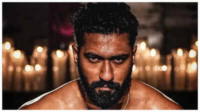 Vicky Kaushal shows off his muscular body in the latest picture, leaves fans impressed