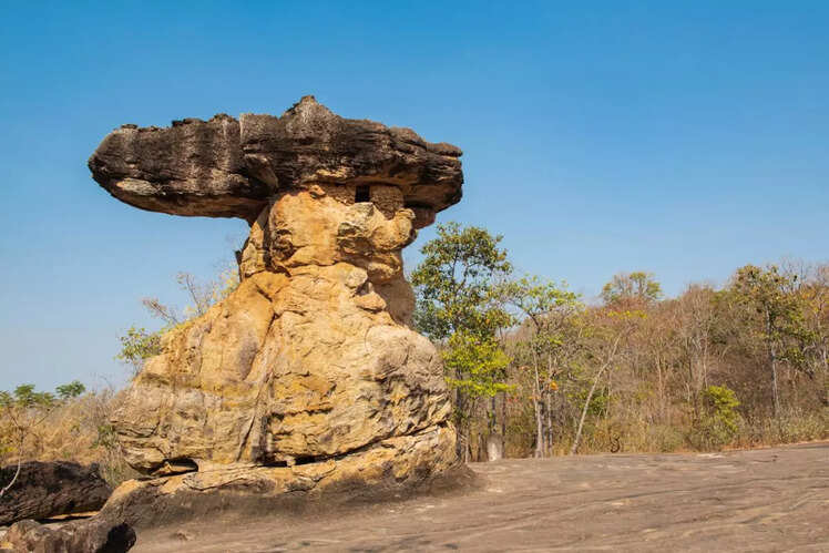 Phu Phrabat: A Testimony to the Sīma Stone Tradition of the Dvaravati Period (Thailand)