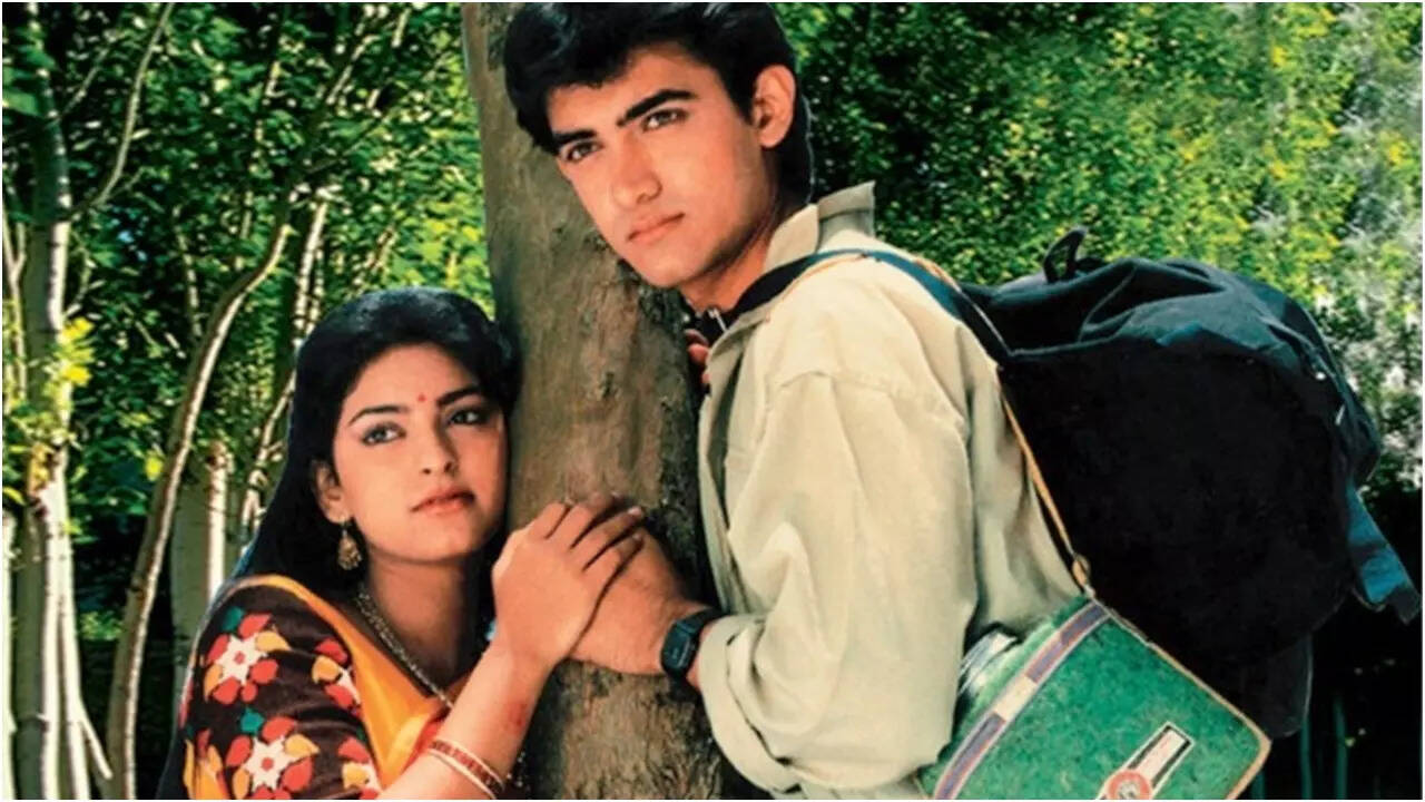 Aamir Khan College Kid Costume at QSQT Wrap Up Party | - Times of India