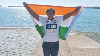 At 16, Jiya Rai becomes world's youngest and fastest para swimmer to cross  English Channel | More sports News - Times of India