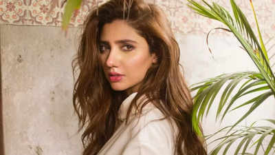 Mahira Khan grooves to Dev Anand and Geeta Bali's song ‘Tadbeer Se Bigadi Huyee Taqdeer’ from Baazi - Watch video