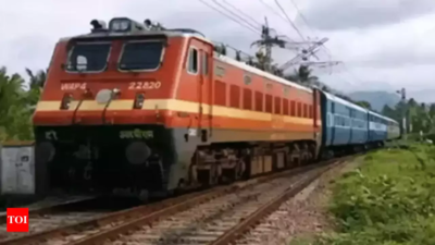 Kerala: Train services hit due to heavy waterlogging in Vallathol Nagar and Wadakkancherry regions