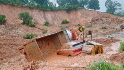 Landslides: Traveling outside Dakshina Kannada district at night fraught with danger