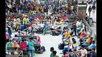 All trains on route cancelled but tickets still sold, passengers in a fix