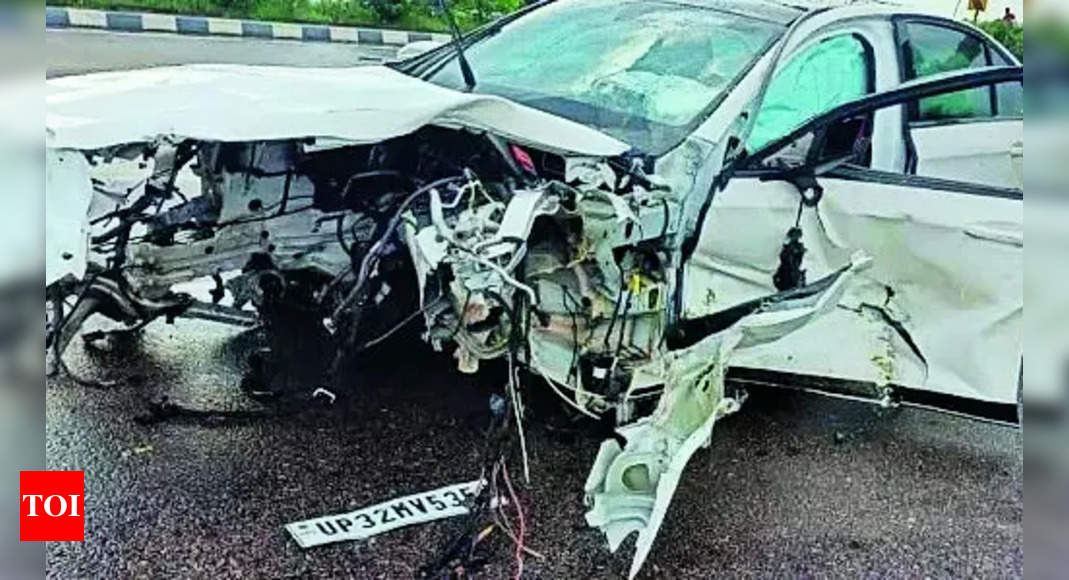 Cabinet Minister's Son Injured in Car Crash