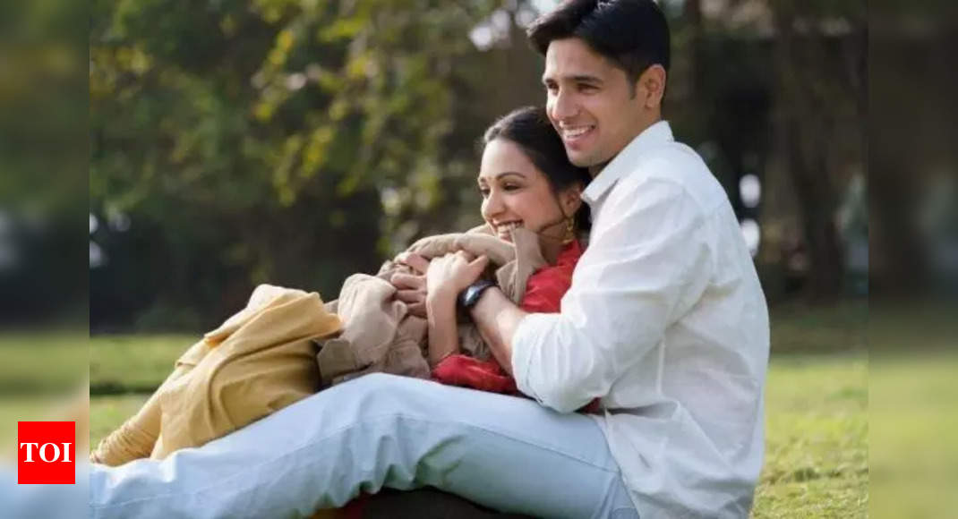 When Kiara Advani revealed that Army officers asked Sidharth Malhotra not to dust his uniform while Shershaah shoot, ‘Ye toh humari desh ki mitti hai…’ | Hindi Movie News