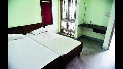 Roomies uncomfortable with PAU’s 4th-bed idea