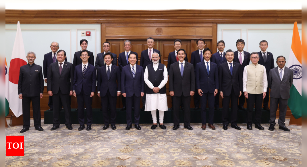 Modi Meets Japanese Delegation to Discuss Cooperation