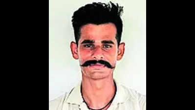 Arafat bowls Evergreen to thumping victory