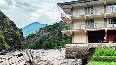 Uttarakhand rains: 16 dead, 6 critical, 450 stranded; Kedarnath shrine cut off