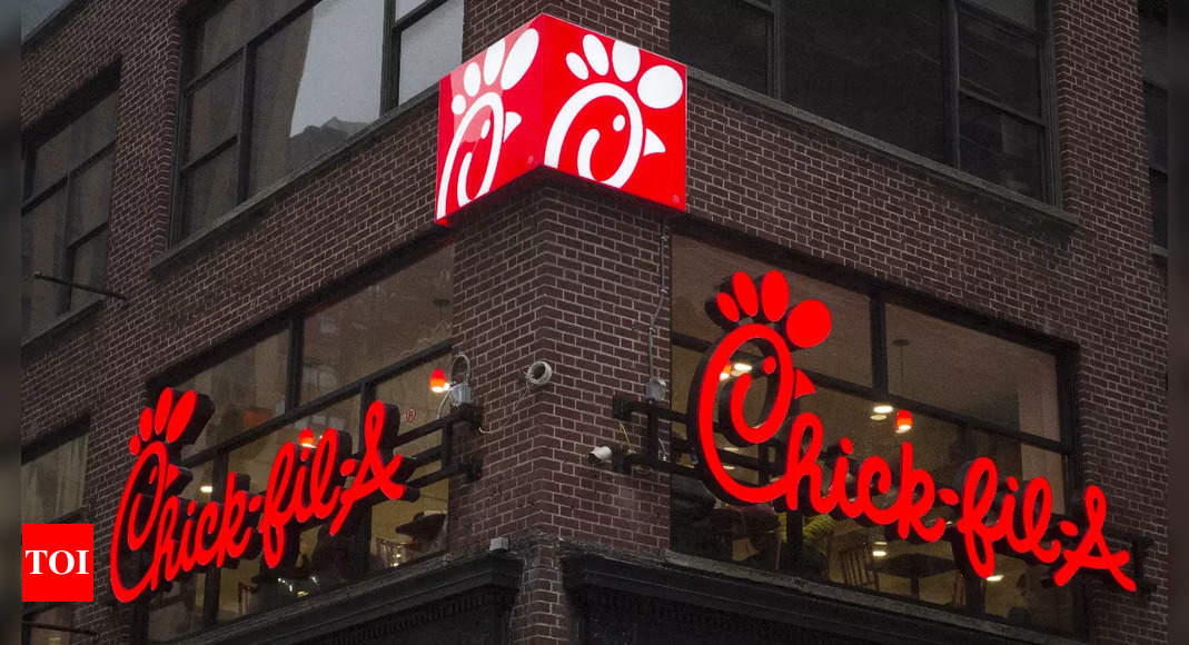 Watch: How Chick-fil-A employee fends off armed robber in harrowing struggle – Times of India