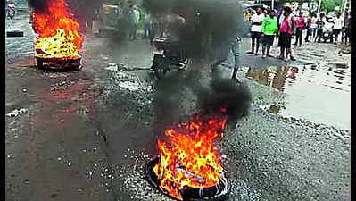 Murder sparks mob fury in city; vehicles set on fire