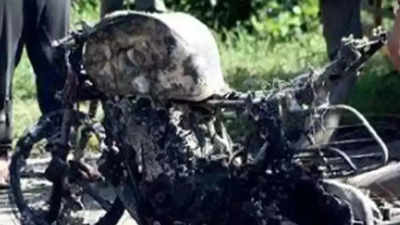 Couple charred to death in UP as electric cable falls on bike