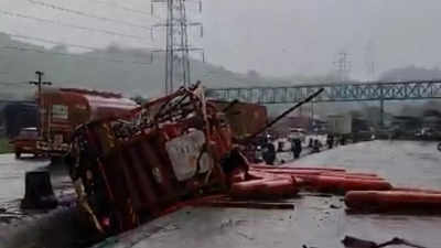 Truck carrying hydrogen gas cylinders overturns, explodes on Mumbai-Ahmedabad highway; traffic disrupted