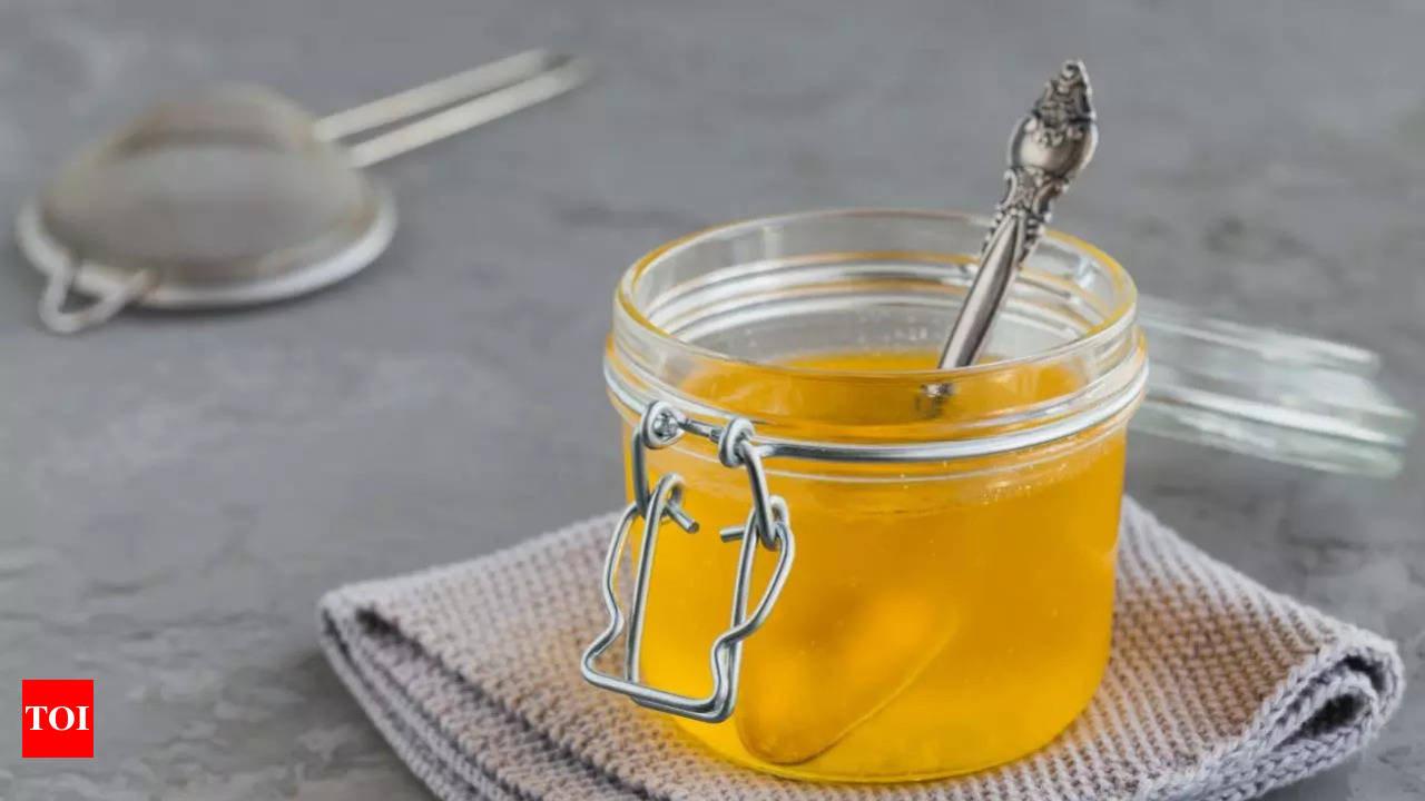 A teaspoon of ghee in warm water can unlock these health benefits - The  Times of India