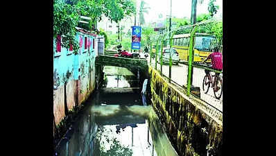 Residents to BMC: Cover drains, manholes promptly