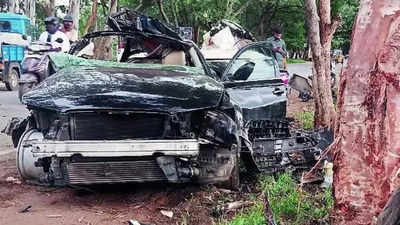 3 engineering students die as Audi car rams tree near Karnataka's Kolar