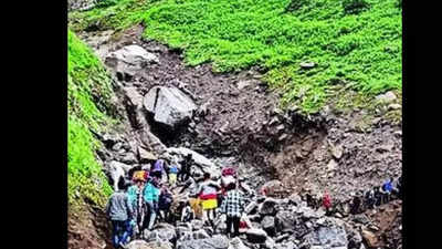 Pilgrims from Maharashtra's Mahad stranded in Kedarnath urge state to airlift them