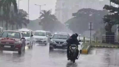 Heavy rains affect travelling and transportation in Pune