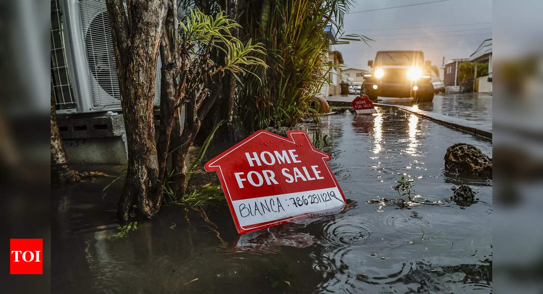 Tropical storm Debby threatens Florida’s Gulf Coast with historic rainfall and major flooding – Times of India