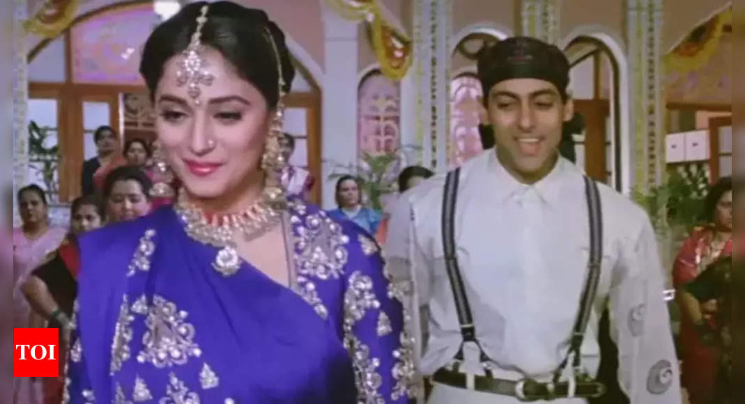 ‘Hum Aapke Hain Koun…!’ clocks 30 years: Did you know Madhuri Dixit was paid THIS whopping amount to star alongside Salman Khan? | Hindi Movie News