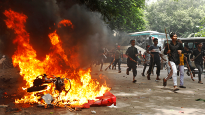 Bangladesh protest: Anti-Hindu violence erupts amid riots; Iskcon, Kali  temple vandalised - Times of India