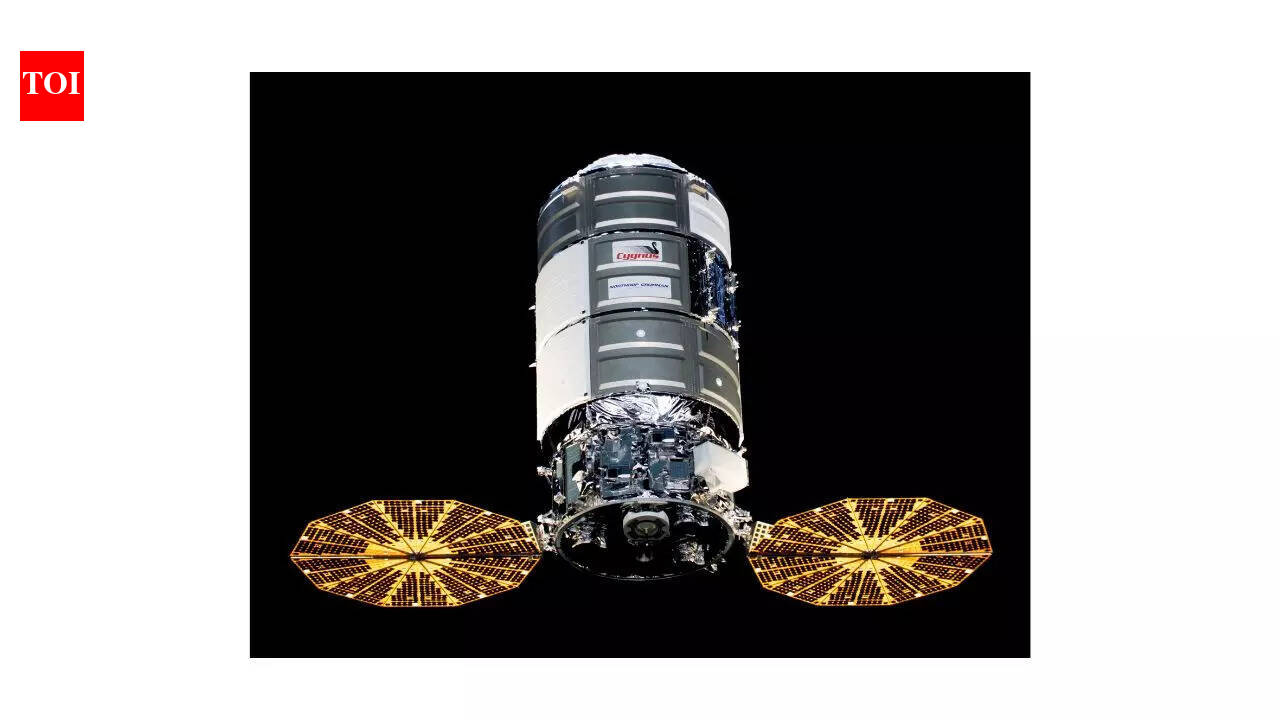 Nasa’s Cygnus space suffers glitch after launch | - The Times of India