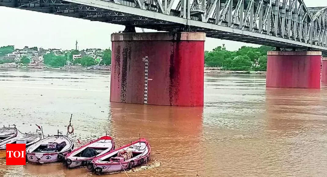 Heavy Rain Causes Flooding Across India