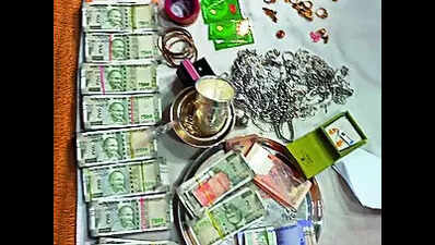Vig finds ₹6L, gold, multiple flats & plots of BDO in searches