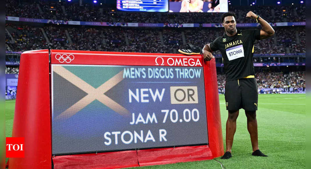 Rojé Stona Wins Gold in Men's Discus