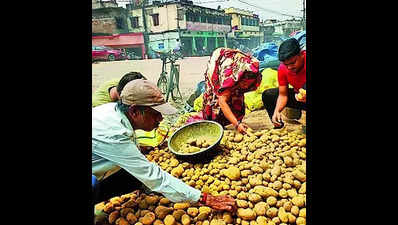 As potato supply falls short, BJP, BJD get into blame game