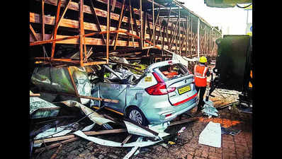 Mumbai's Ghatkopar hoarding collapse: Hoarding owner paid Rs 1 crore for approval